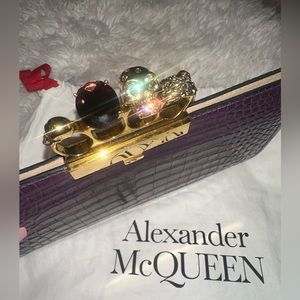 ALEXANDER MCQUEEN Purple Four-Ring Knuckle-Embossed Clutch Bag